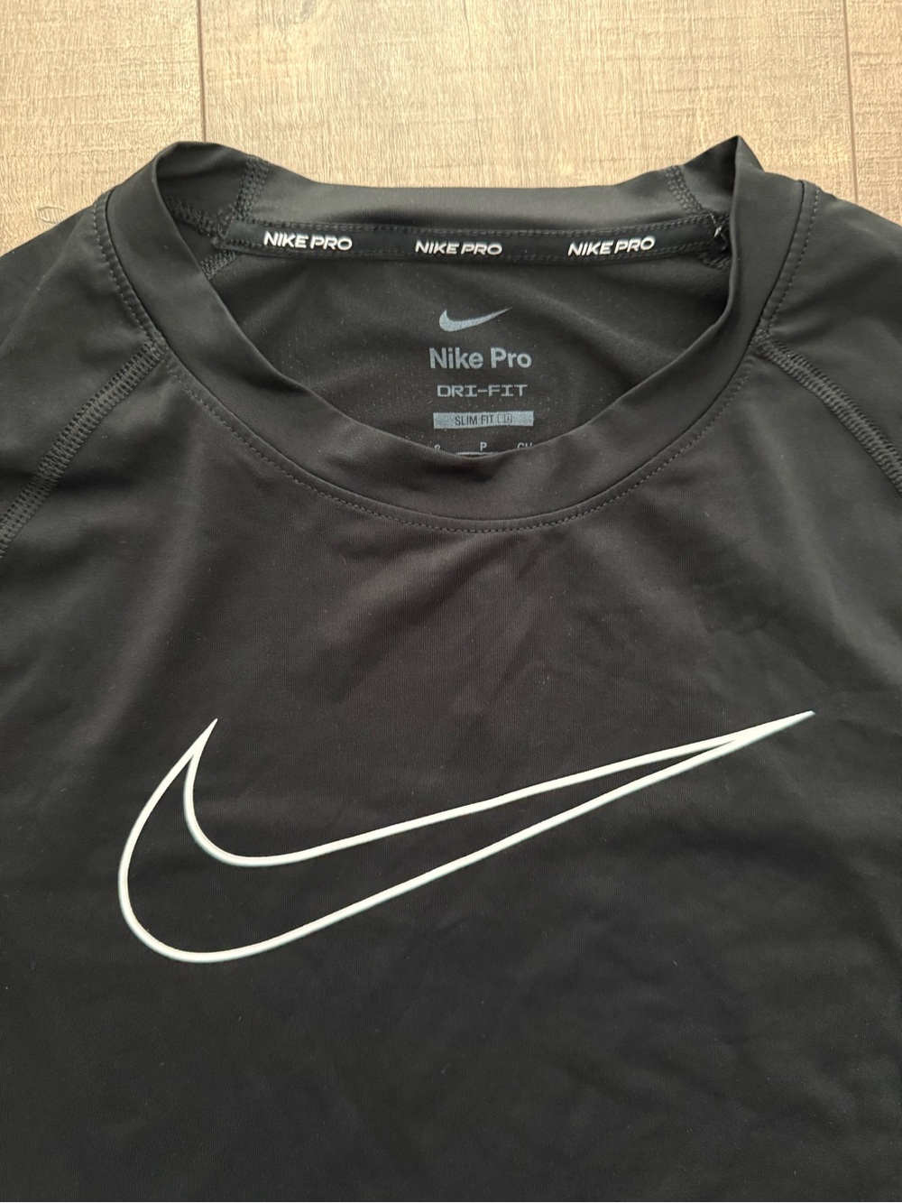 Nike Swoosh Compression T-shirt - Picture 2 of 5